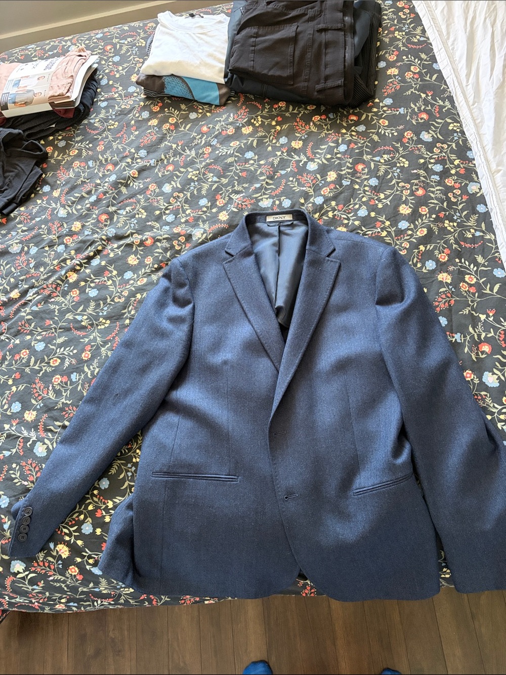 DKNY Navy Blue Men's Blazer - Single-Breasted Sport Coat